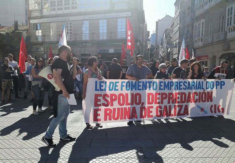 17-10-03 ConcentracionLeiFomentoEmpresarialPontevedra02.jpeg